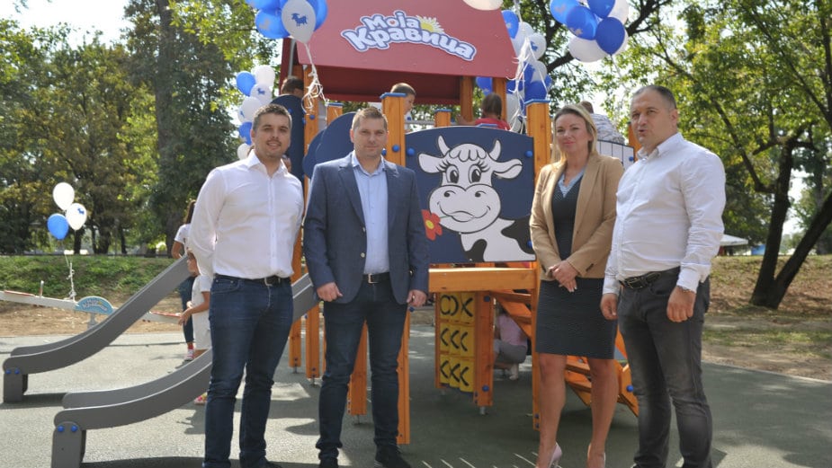 Imlek poklonio dečije igralište Beogradu 1