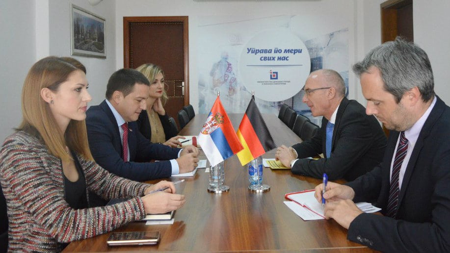 Ružić sa novim nemačkim ambasadorom o reformi javne uprave 1