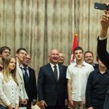 Nagrađeni matematičati i informatičari na prijemu kod Popovića 6