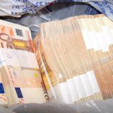 Carinici sprečili prenos neprijavljenih 130.000 evra 6