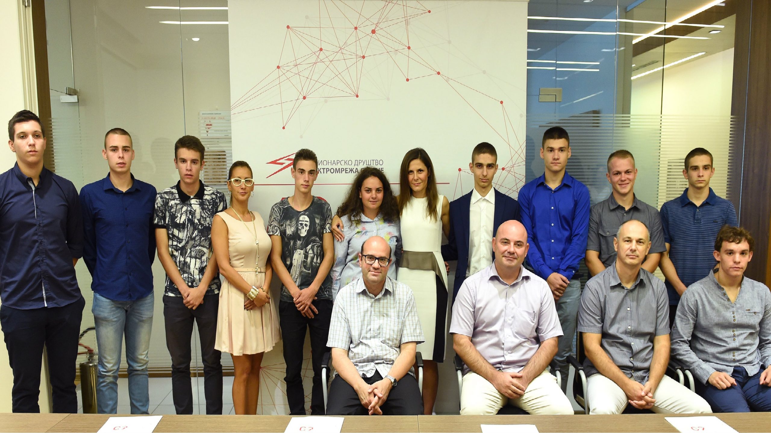 Elektromreža Srbije stipendira deset novih srednjoškolaca 1