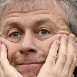 Vlada Velike Britanije osudila skandiranje navijača Čelsija Romanu Abramoviču 9