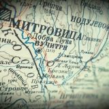 Srbi i Albanci nadneti nad kartu 13