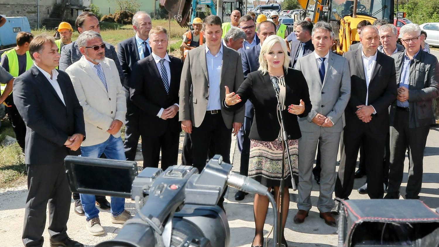 Mihajlović: Više od 3.000 radnih mesta otvoreno u Pčinjskom okrugu 1