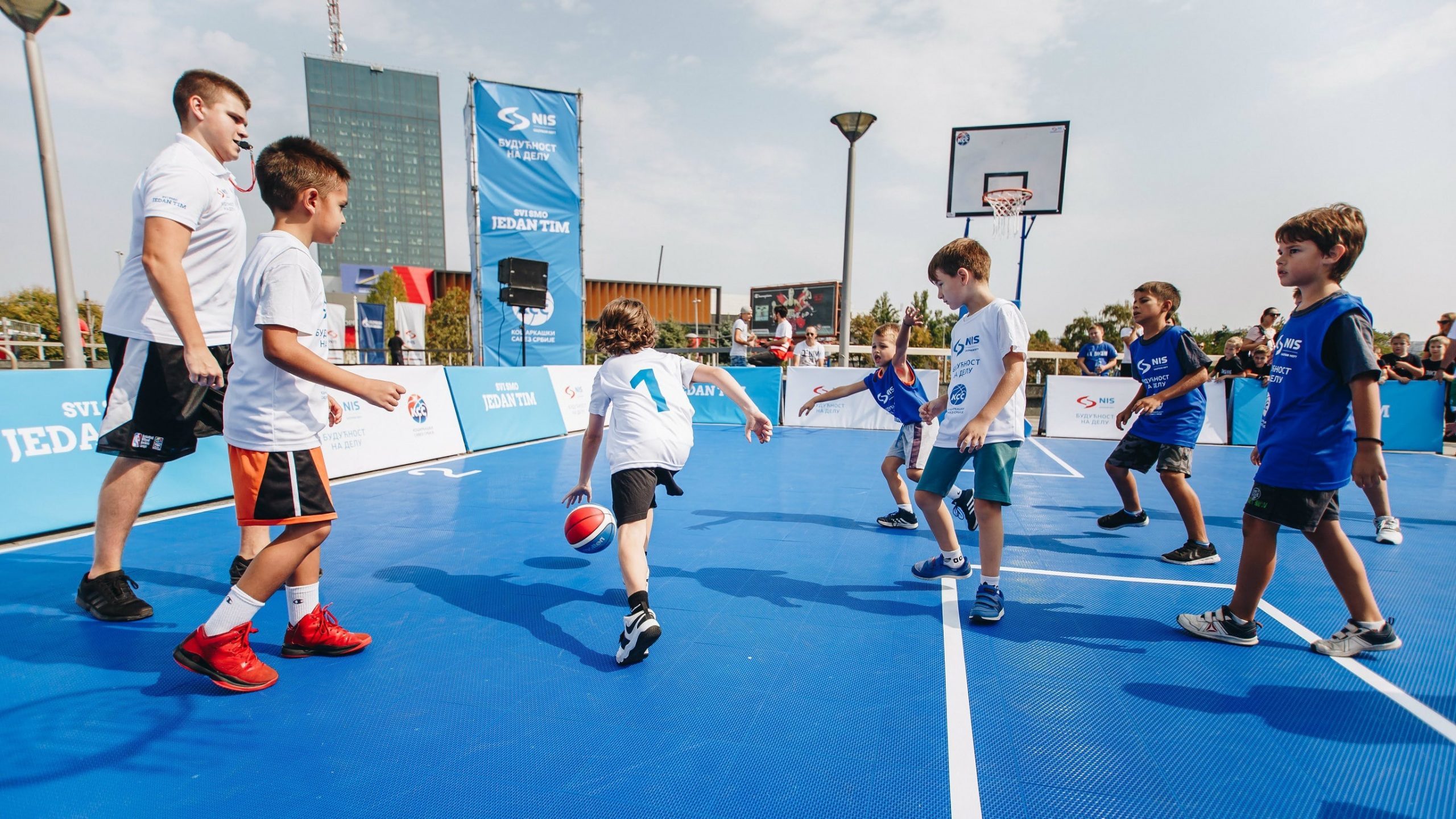 Dečji mini basket turnir ispred NIS-a 1