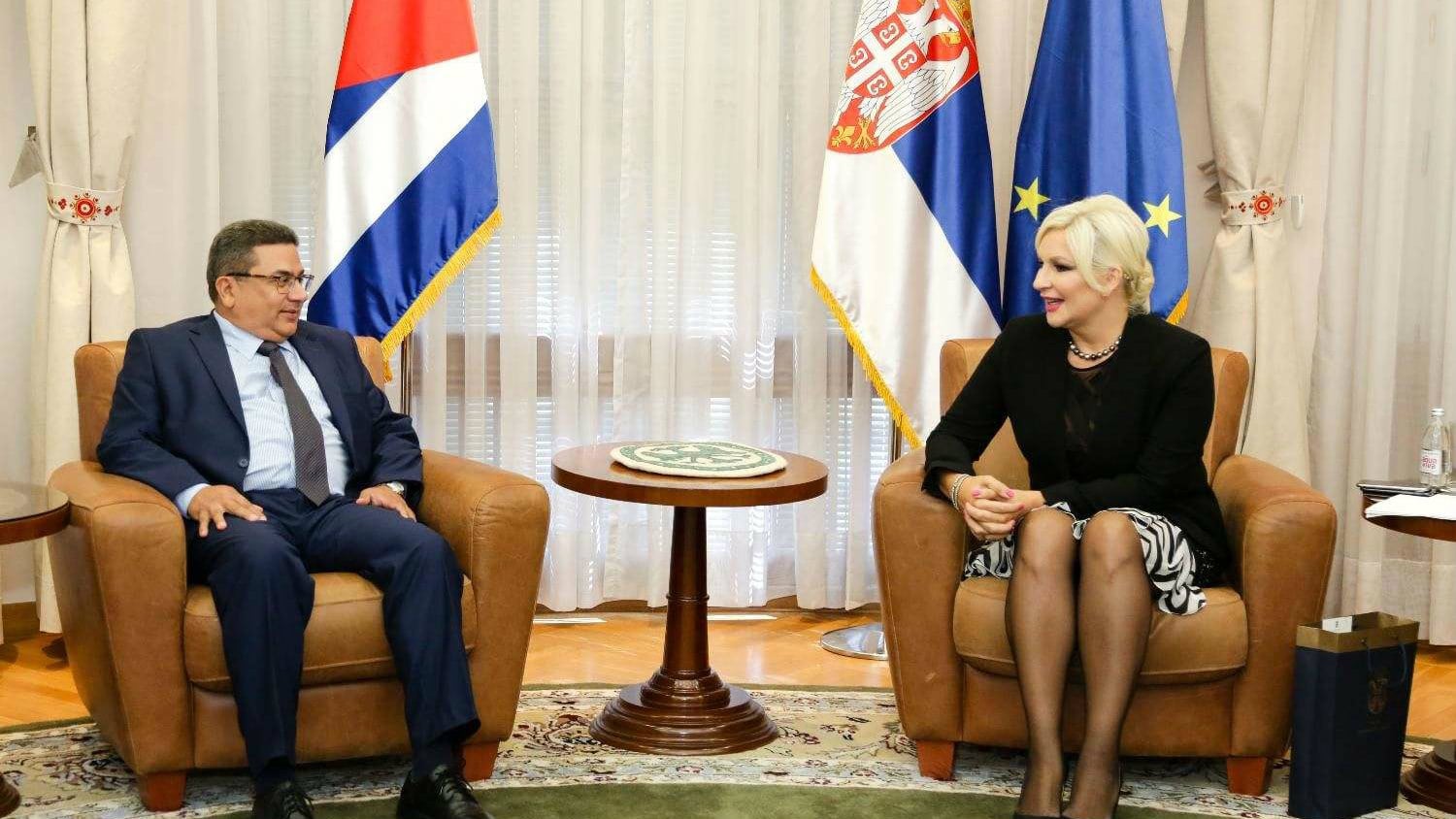 Mihajlović sa ambasadorom Kube: Jačati saradnju u oblasti građevinarstva 1
