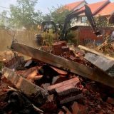 Porušen bespravni objekat na Ledinama 11