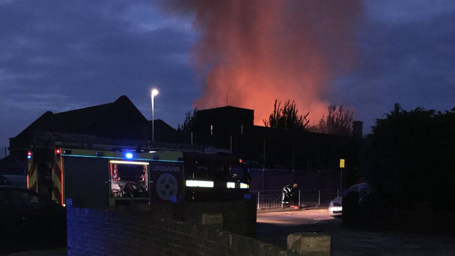 Požar u osnovnoj školi u Londonu 1