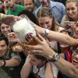 U Minhenu počeo Oktoberfest (FOTO) 10