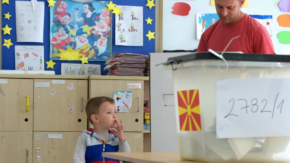 Referendum u Makedoniji o promeni imena, NATO i EU 1