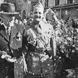 Ko je partizan pored Vladimira Nazora? 11