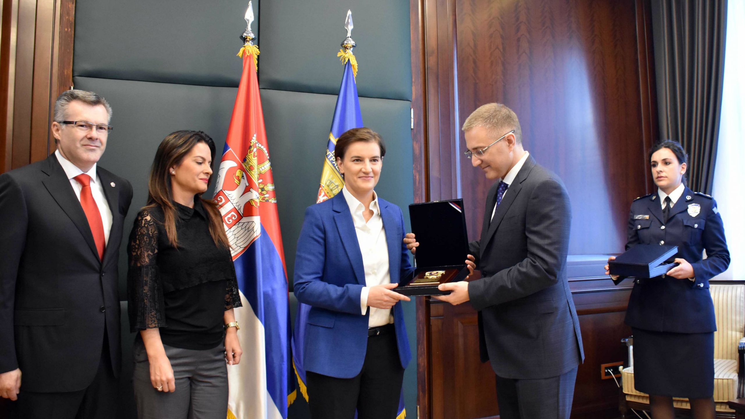 Brnabić, Vulin i Gašić dobitnici Plakete za izuzetnu saradnju sa MUP-om 1