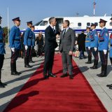 Vulin dočekao Stoltenberga na aerodromu 14