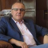 Opstaju uprkos preporuci za razrešenje sa funkcije 11