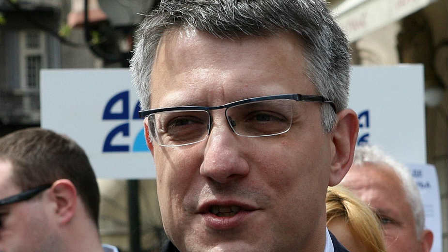 Interesna koalicija na vlasti 1