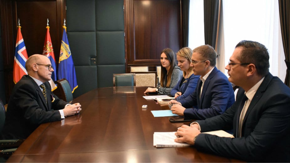 Stefanović sa norveškim ambasadorom o borbi protiv terorizma 1