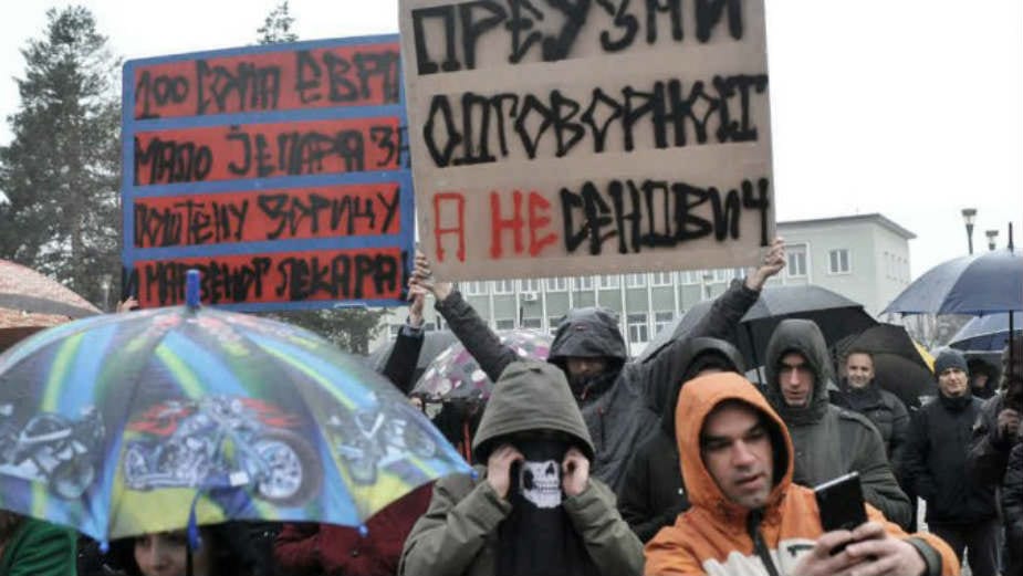 Radio po zakonu, pa dobio otkaz 1