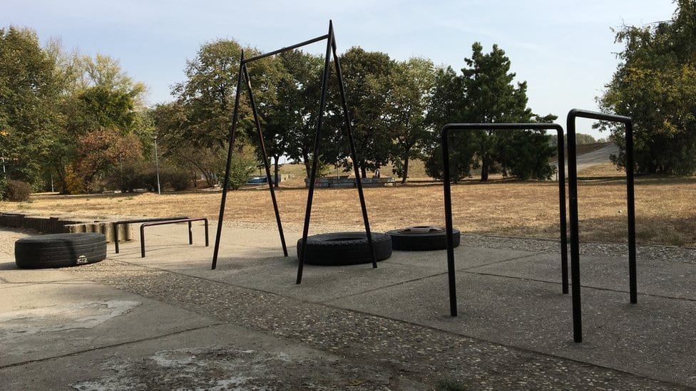 Novi Beograd: Borba za teretanu - građani brane svoje šipke 1 Teretana na Novom Beogradu