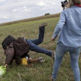 Snimateljka koja je saplela migrante u Mađarskoj oslobođena optužbi za krivično delo 4