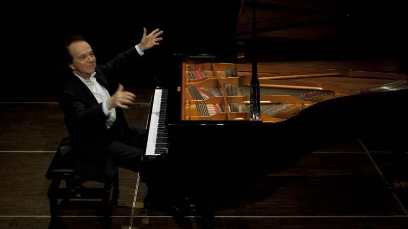Koncert pijaniste Siprijana Kacarisa na Kolarcu(VIDEO) 1