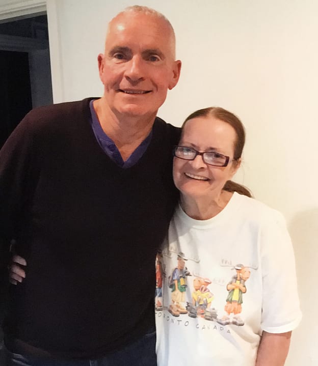 Misterija bebe u kutiji 8 Robin sa sestrom Karen