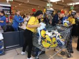 Kupci u Lidlu razgrabili piletinu i banane (FOTO) 4