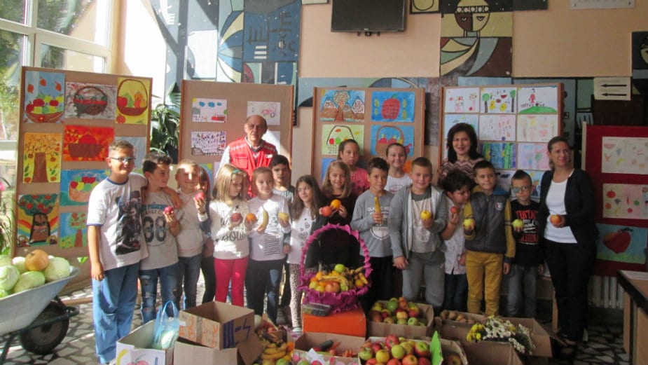 Humanitarna sabirna akcija „Zdrava hrana“ u pirotskoj OŠ ''8. septembar'' 1