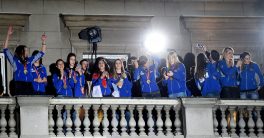 ODBOJKASICE-SKUPSTINA DOCEK_02 Hiljade ljudi na dočeku zlatnih odbojkašica u Beogradu 3