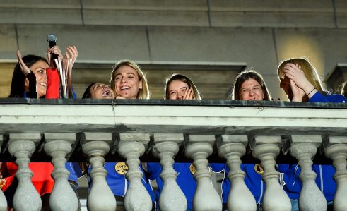 ODBOJKASICE-SKUPSTINA DOCEK_03 Hiljade ljudi na dočeku zlatnih odbojkašica u Beogradu 7