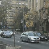 Novogodišnja rasveta se otkačila i blokirala saobraćaj 2