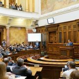 Naprednjaci u Skupštini o Danasu: Sramota za srpsko novinarstvo 4