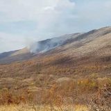 Kod Knina izgorelo 100 hektara šume i makije, kuće nisu ugrožene 2