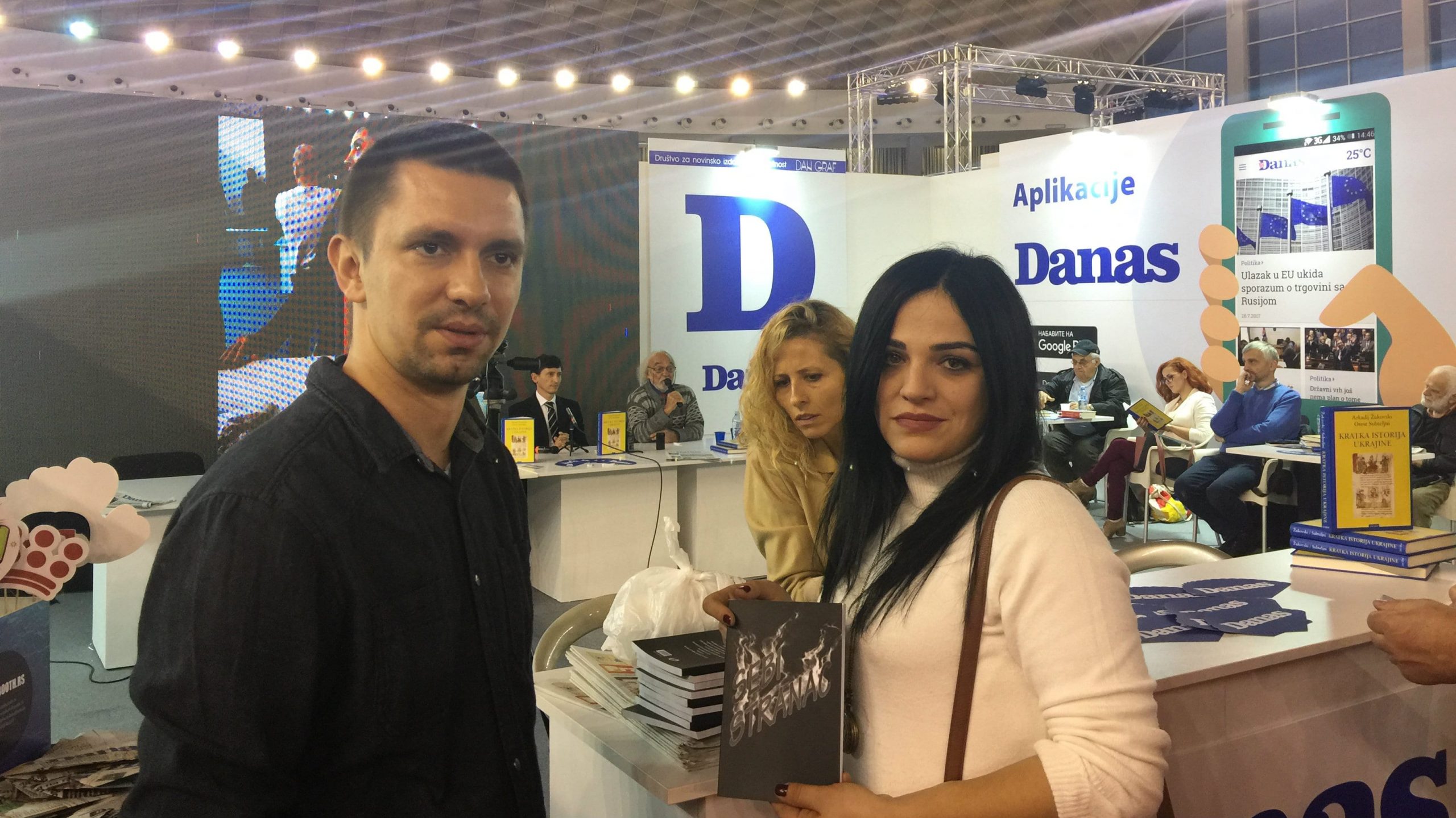 Danasov štand na Media Marketu posetila spisateljica Selvija Ferizović 1