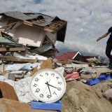 Broj žrtava zemljotresa i cunamija u Indoneziji porastao na 1.649 5