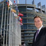Mekalister: EU će nastaviti da posreduje u dijalogu Beograda i Prištine 7