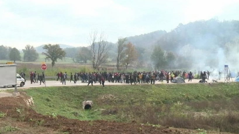 Hrvatska policija bacila suzavac na migrante 1