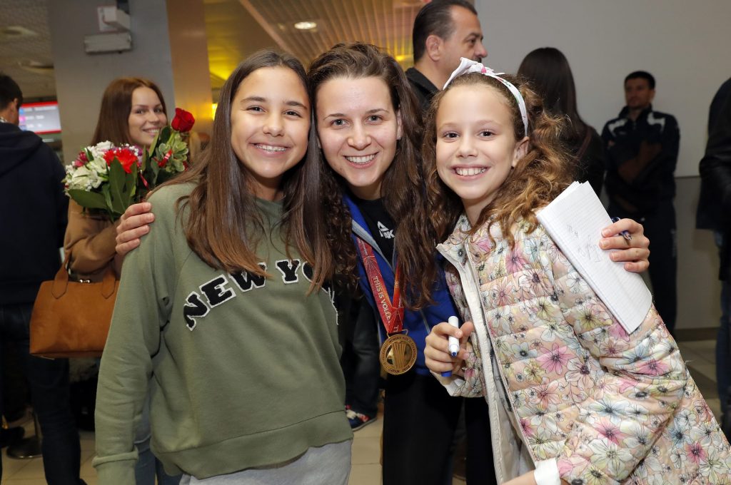 Srpske odbojkašice doputovale u Beograd (FOTO) 10