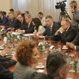 Opozicija se još dogovara oko izbornih uslova sa kojima će pred vlast 8