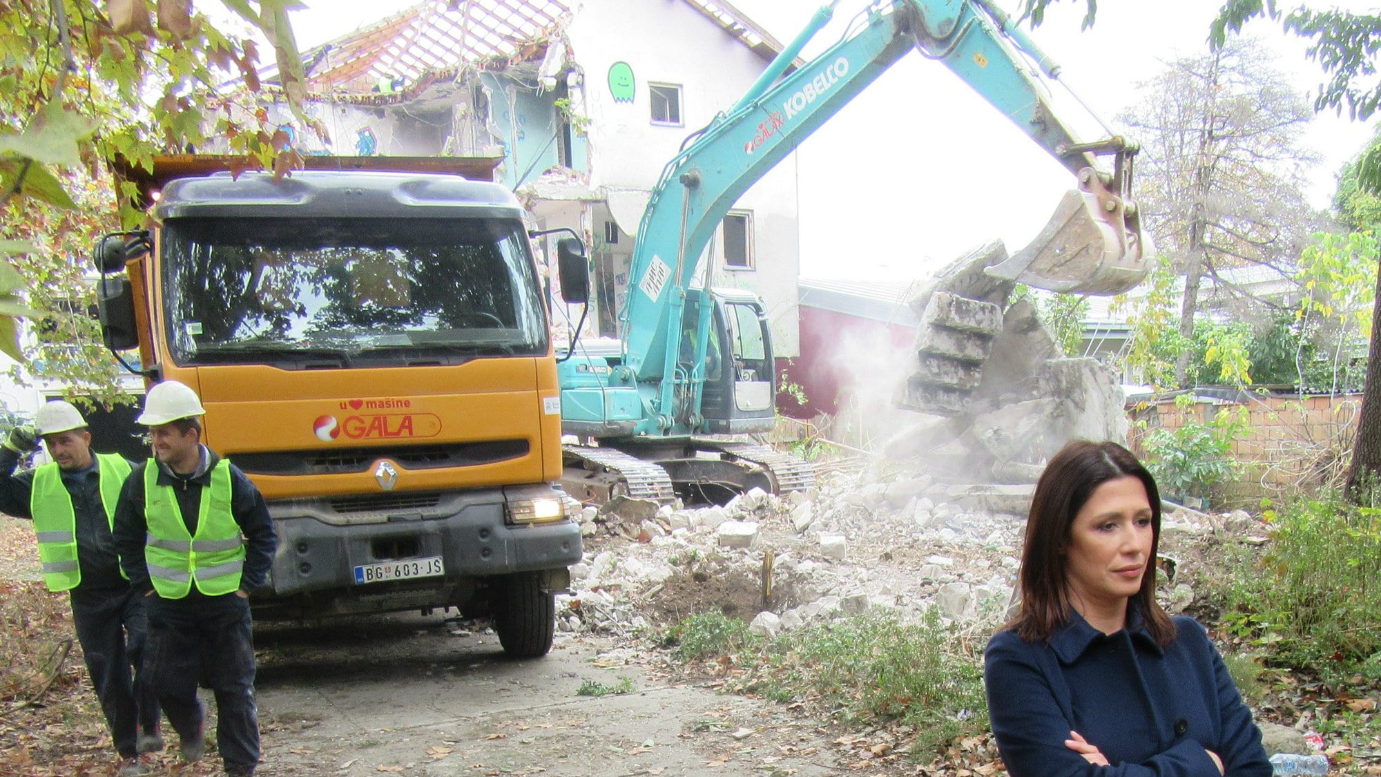 Započeto rušenje nelegalnog objekta u Zemunu 1