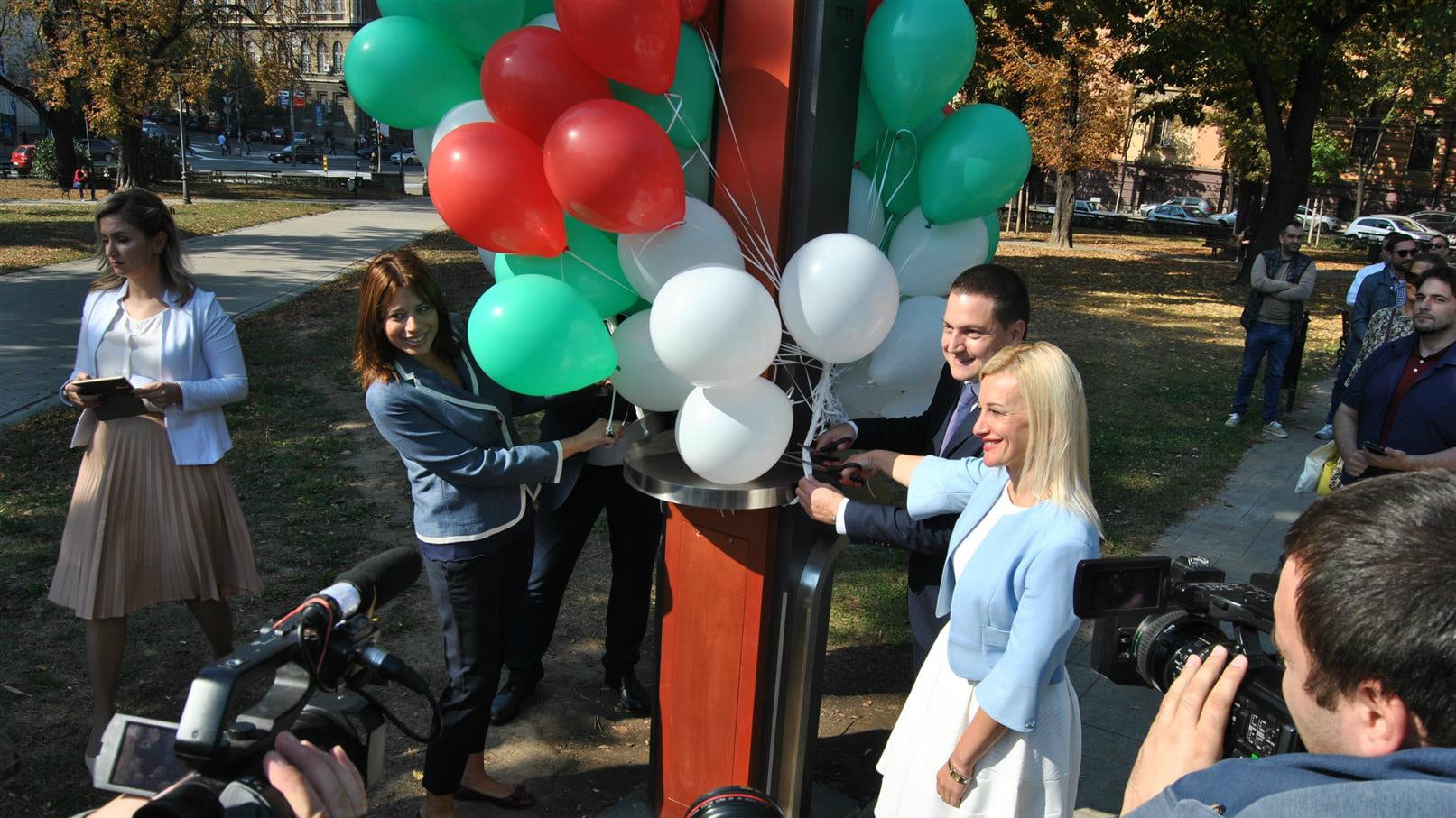 Otvorena besplatna WiFi zona u parku Manjež 1