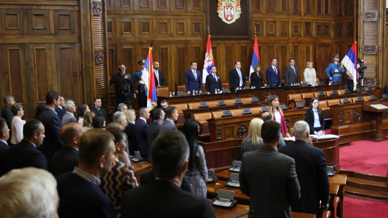 Na početku pitanja poslanika 1