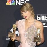 Tramp voli Tejlor Svift "25 posto manje" 8