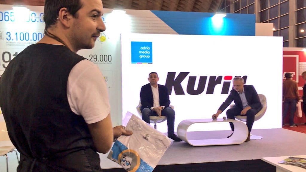 Vulin odbio poklon sa natpisom “Tetka iz Kanade” (VIDEO) 1