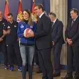 Vučić i Dodik sa odbojkašicama Srbije 6