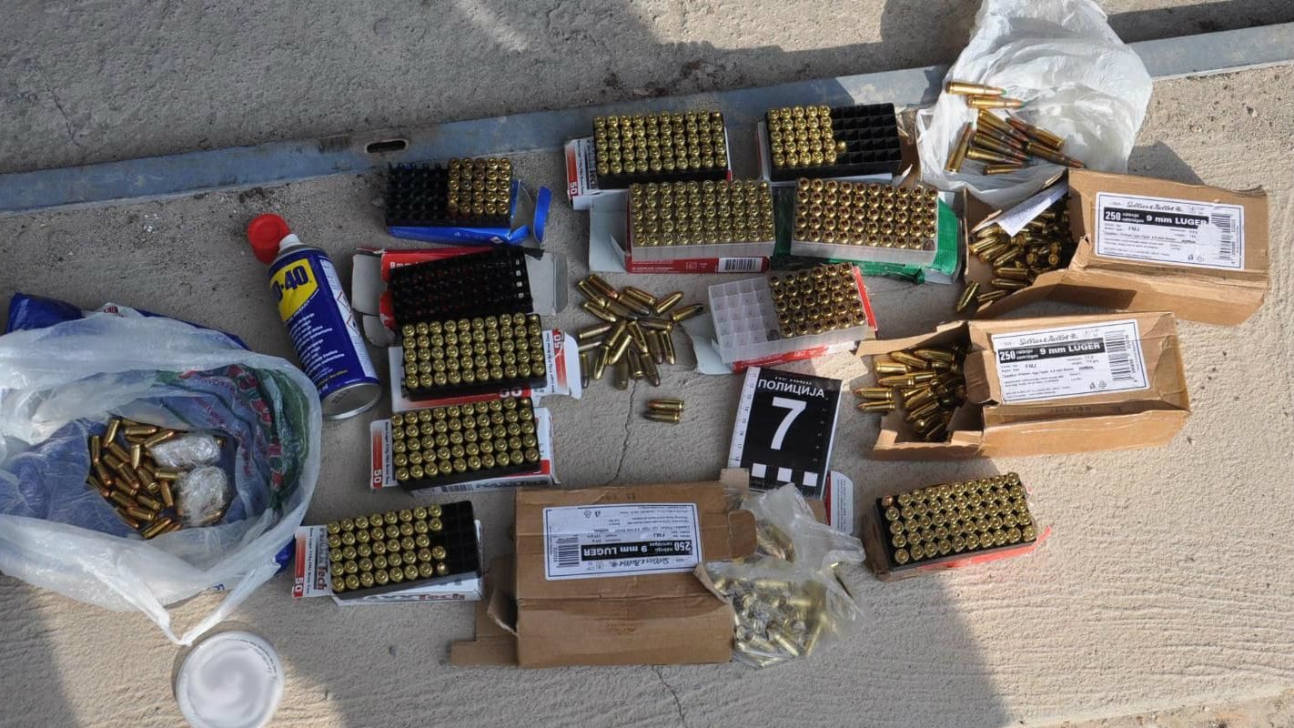 Zaplenjeno oružje i droga 1