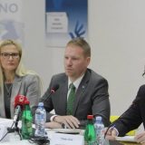 Zakon protivustavan, ali može da prođe 6