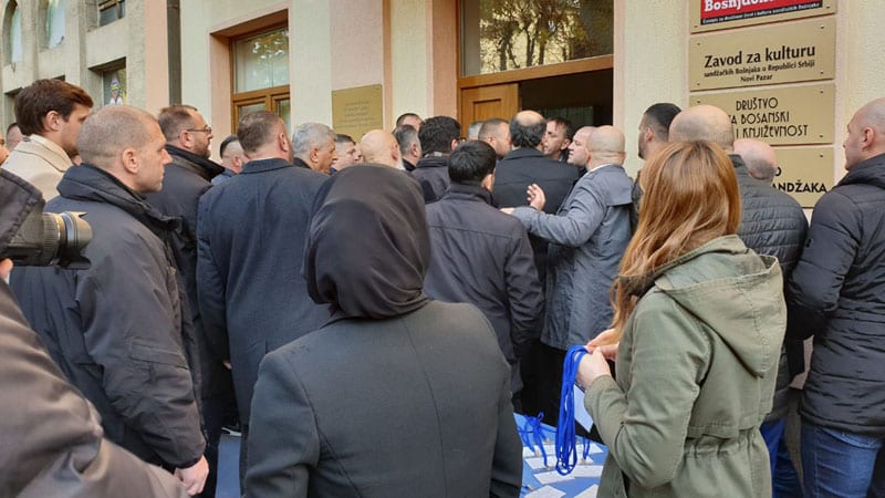 Incidenti na početku, Džudžo novi predsednik 1