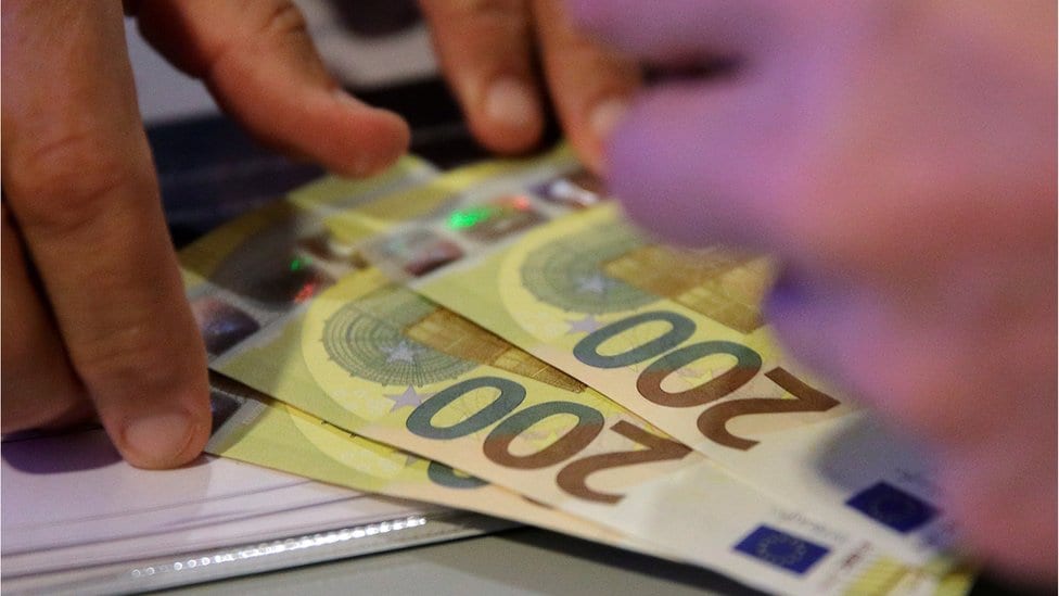 Belgija: Radnici u čeličani greškom dobili bonus od 30 hiljada evra 1 New 200 euro banknote (generic image)