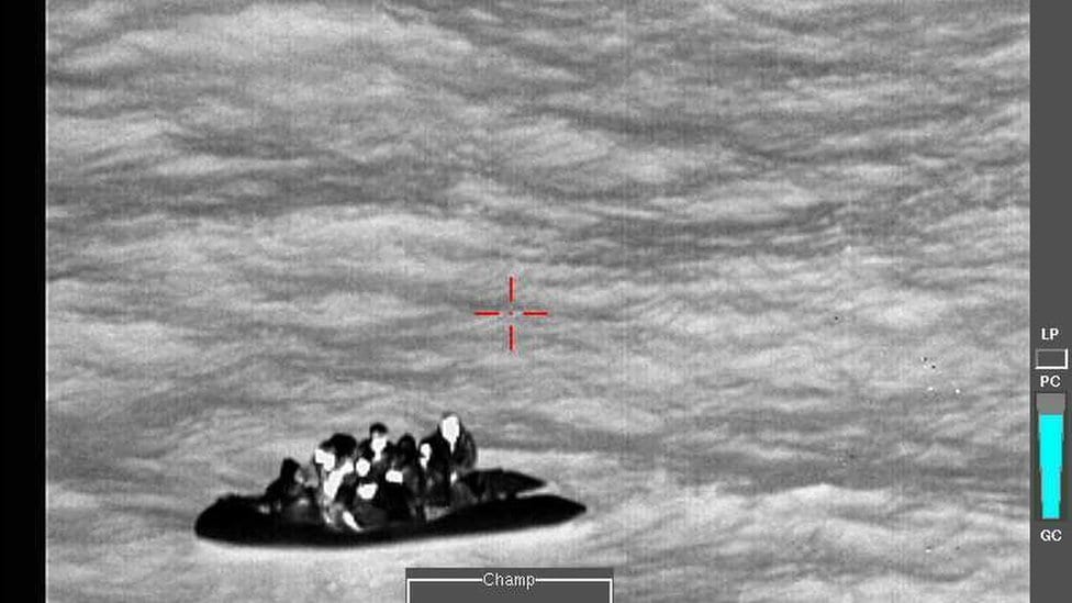 Migranti snimljeni iz helikoptera