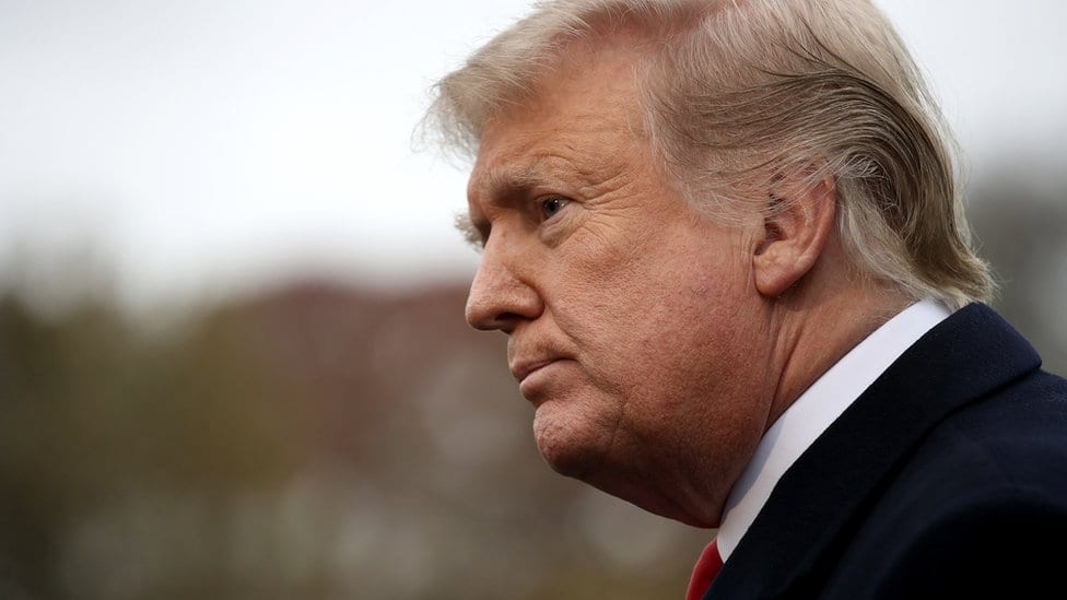 Donald Tramp ispred Bele kuće